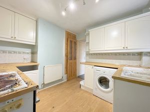 Second Avenue- click for photo gallery